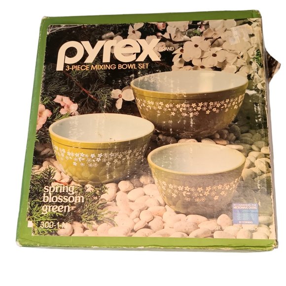 Pyrex Other - SOLD - Vintage Pyrex Spring Blossom Crazy Daisy Mixing Bowls Set Of Three New